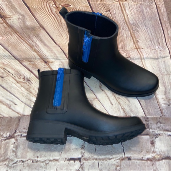 Lucky Brand Shoes - Lucky brand ankle boots rubber water resistant 9